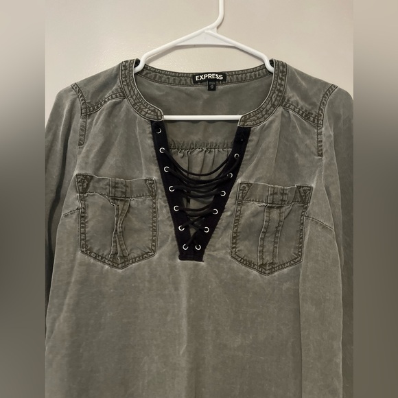 Express XS DRESS. Chambray Acid Wash Tunic Dress – - Picture 3 of 8